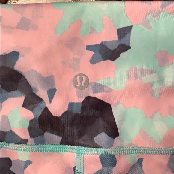 Lululemon Athetica  leggings size 6 - Picture 5 of 5